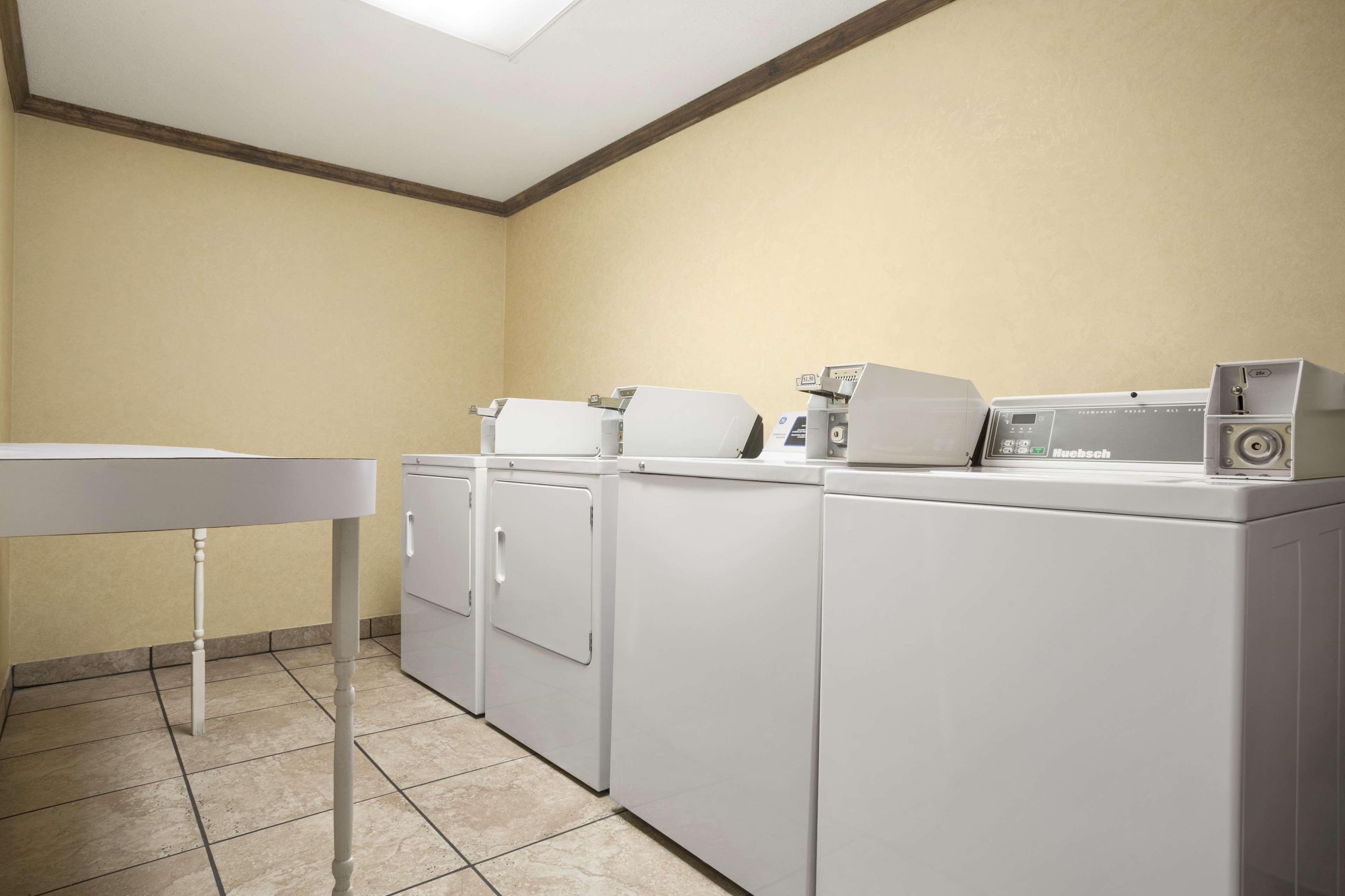 Hampton Inn Forrest City Buitenkant foto